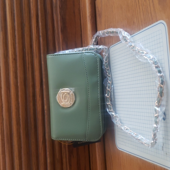 bebe - Picture 1 of 2